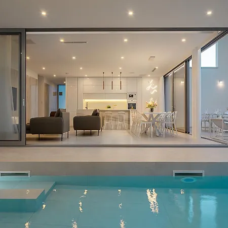 Spectacular 4 Bedrooms Sunrise Breath-taking * تروغير