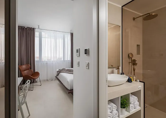 Spectacular 4 Bedrooms Sunrise Breath-taking