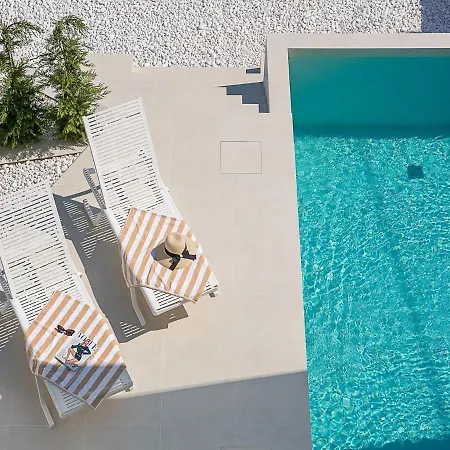 Villa Sunrise: Sea Views And Heated Pool Trogir