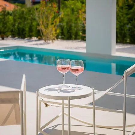 Sunrise: Sea Views And Heated Pool * Trogir