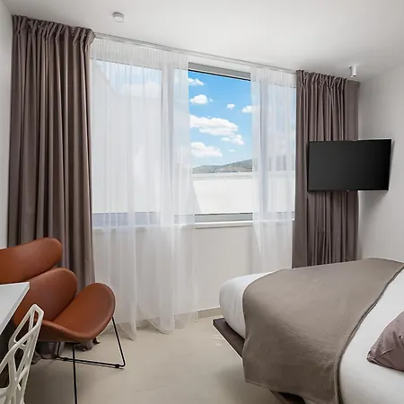 Sunrise: Sea Views And Heated Pool *