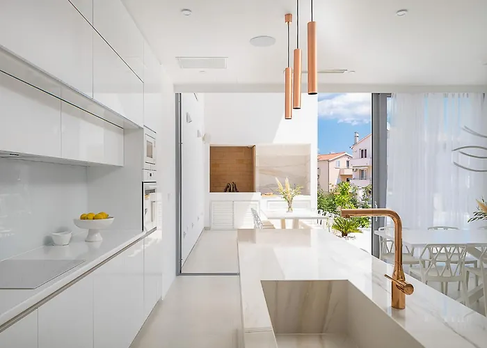 Spectacular 4 Bedrooms Sunrise Breath-taking *