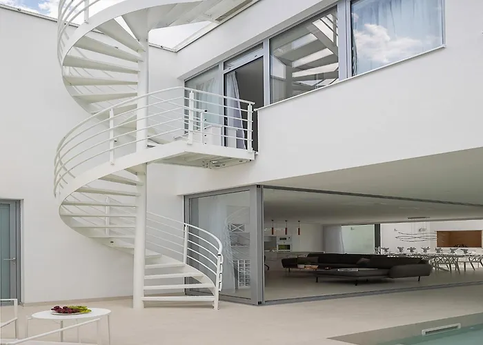 Spectacular 4 Bedrooms Sunrise Breath-taking 别墅