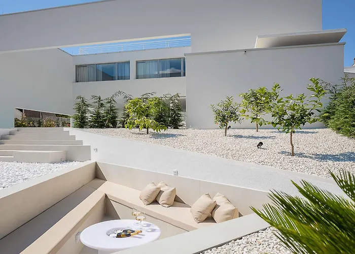 Spectacular 4 Bedrooms Sunrise Breath-taking 别墅 特罗吉尔