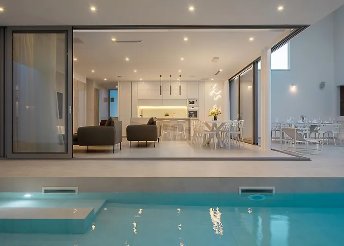 Spectacular 4 Bedrooms Sunrise Breath-taking * 特罗吉尔