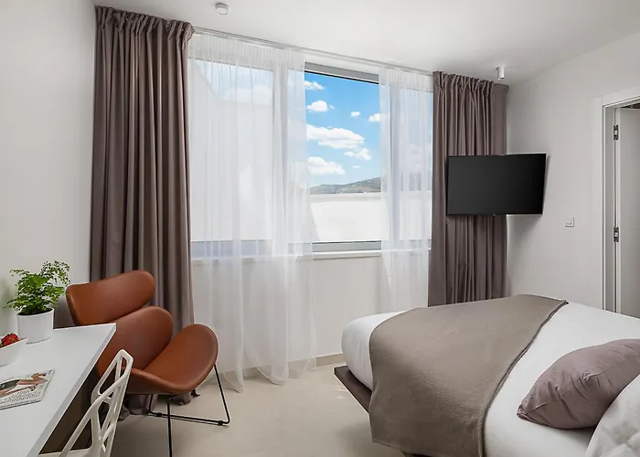 Spectacular 4 Bedrooms Sunrise Breath-taking *