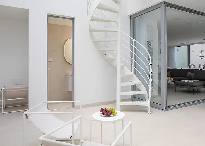 Spectacular 4 Bedrooms Sunrise Breath-taking 特罗吉尔