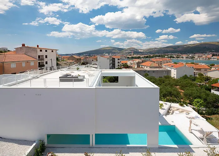 Spectacular 4 Bedrooms Sunrise Breath-taking *