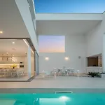 Vila Sunrise: Sea Views And Heated Pool Trogir