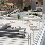 Vila Sunrise: Sea Views And Heated Pool