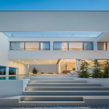 Sunrise: Sea Views And Heated Pool Trogir