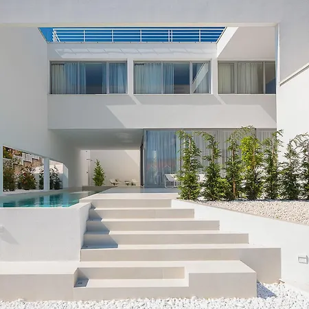 Sunrise: Sea Views And Heated Pool