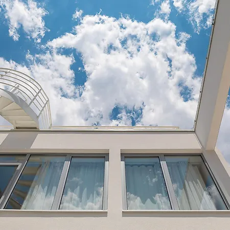 Vila Sunrise: Sea Views And Heated Pool *