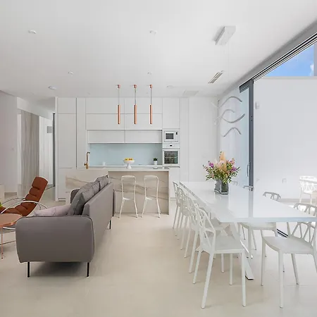 Vila Sunrise: Sea Views And Heated Pool Trogir